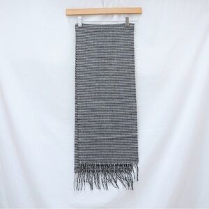 Geoffrey Beene Cashme scarf herringbone print winter fall autumn black white